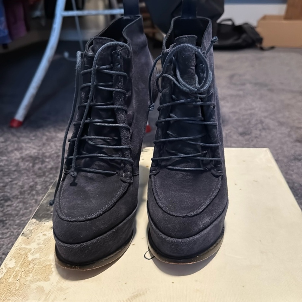 Elizabeth & James lace up bootie